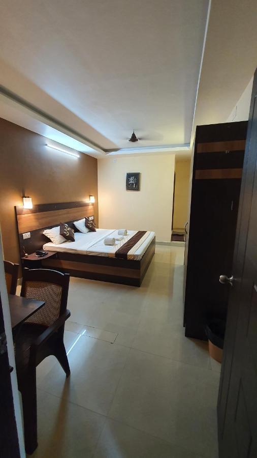 S4 Residency Hotel Csennai Kültér fotó