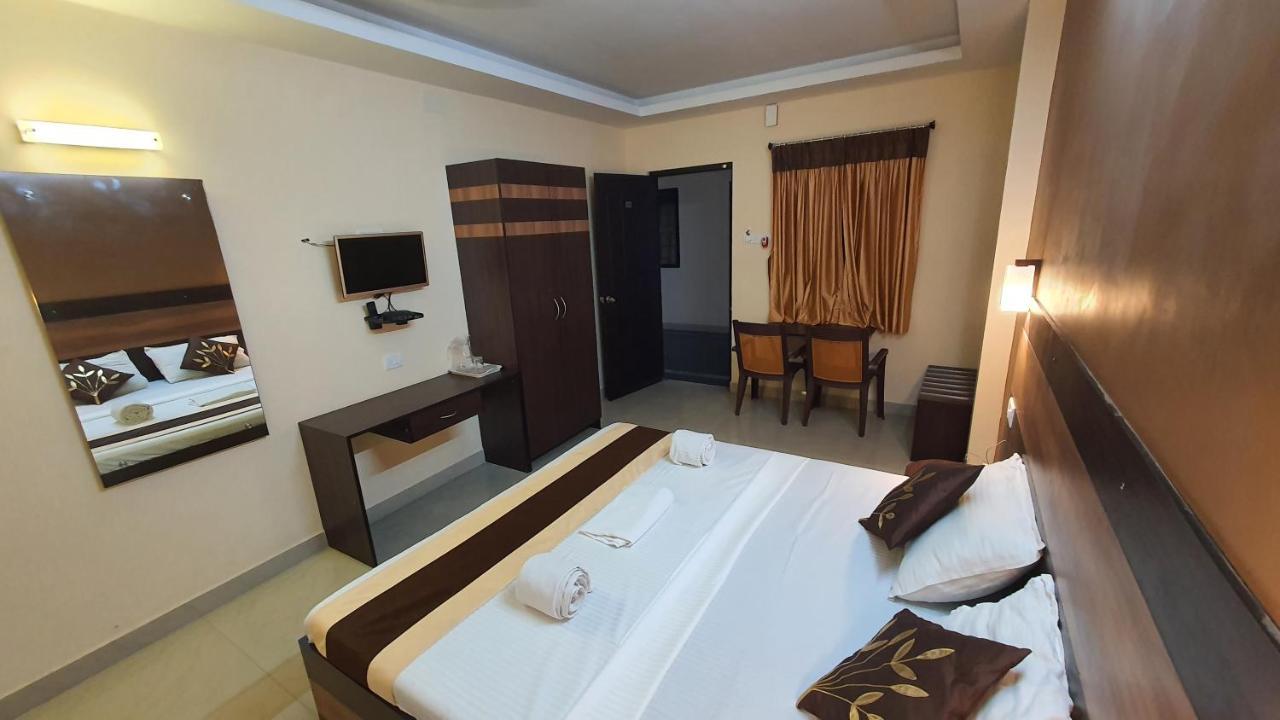 S4 Residency Hotel Csennai Kültér fotó
