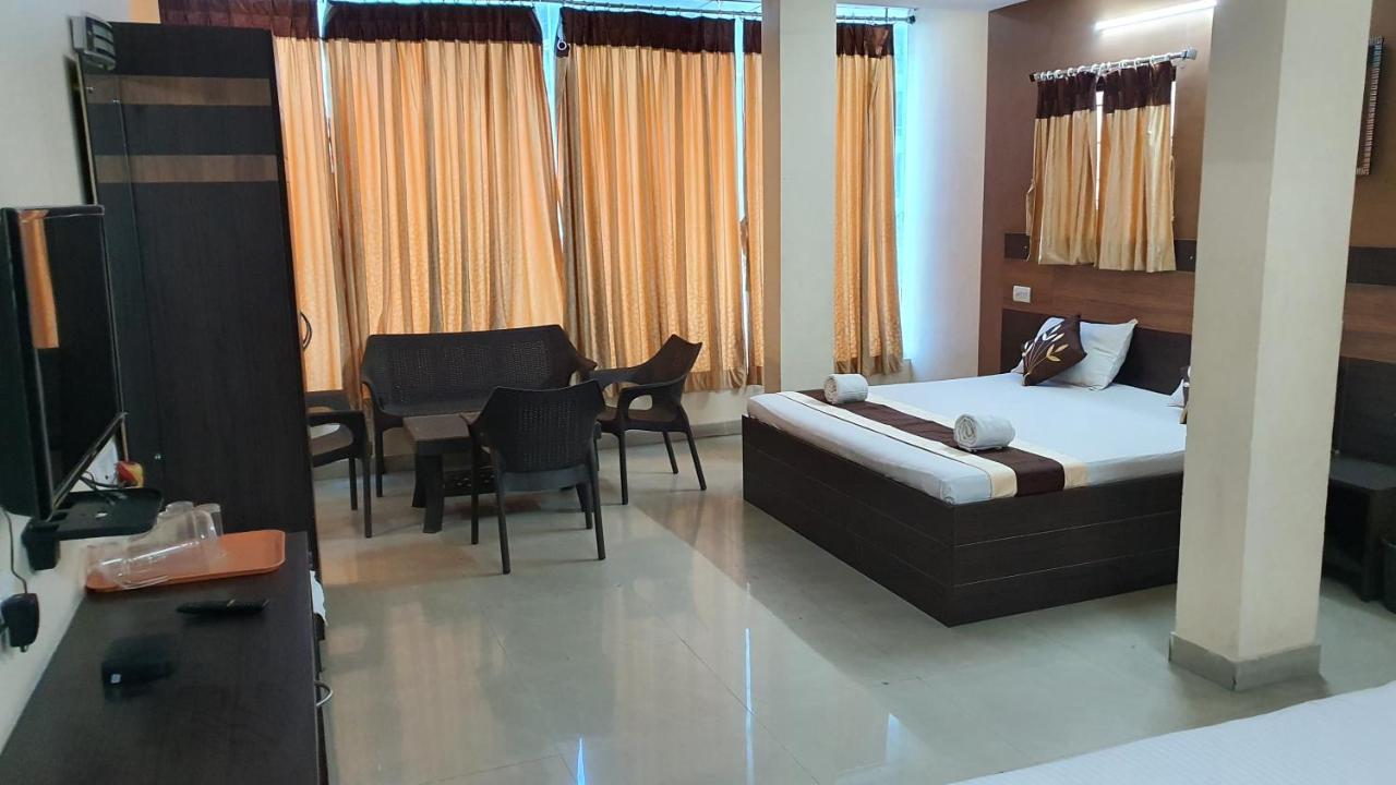 S4 Residency Hotel Csennai Kültér fotó