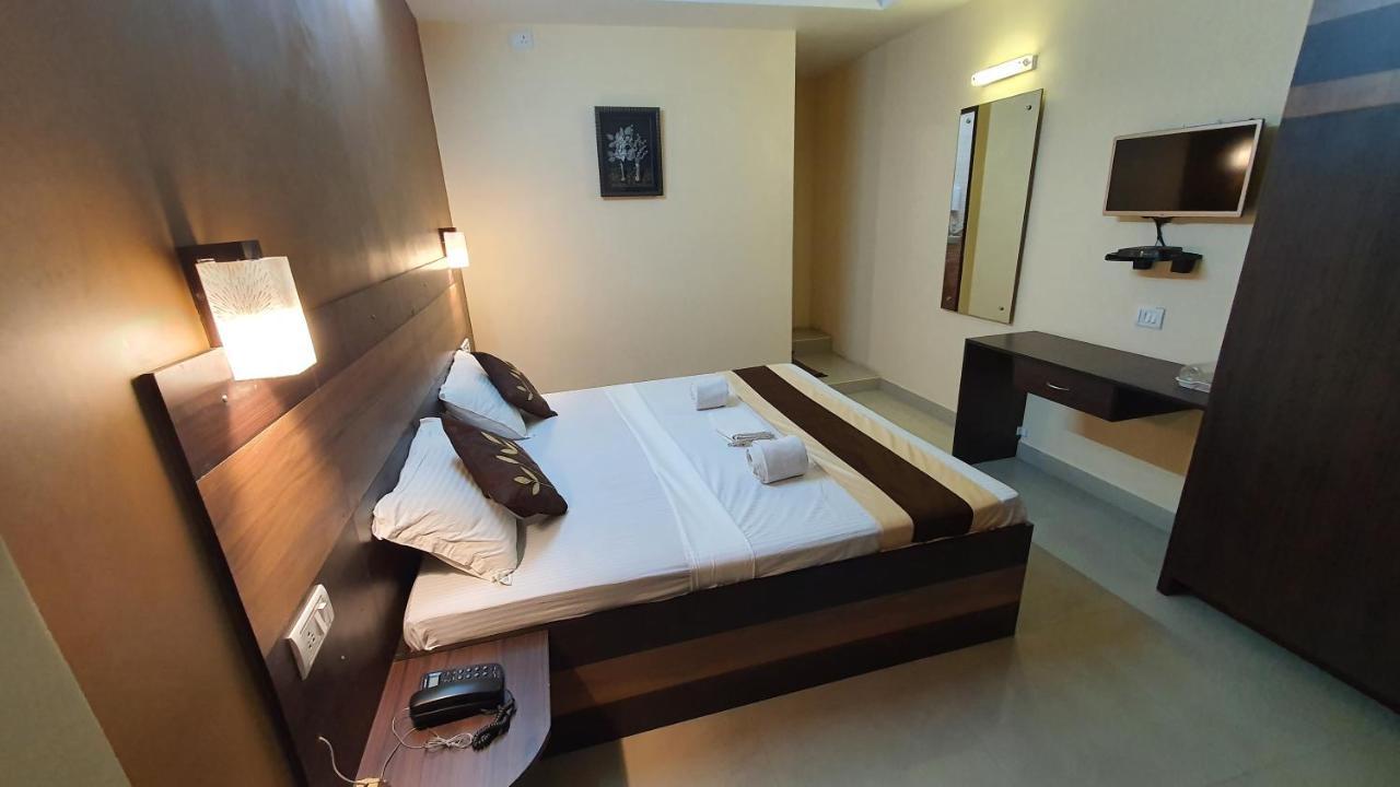 S4 Residency Hotel Csennai Kültér fotó