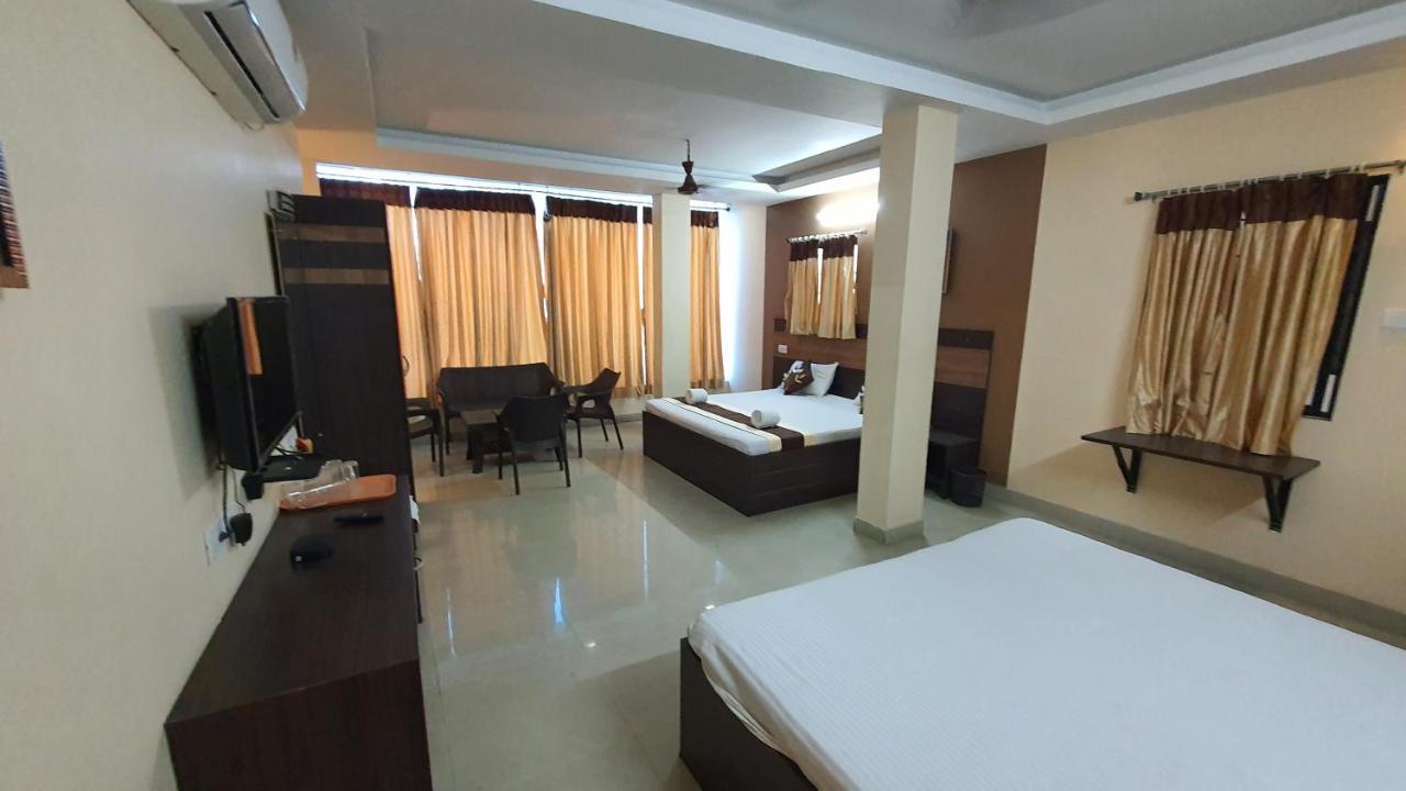 S4 Residency Hotel Csennai Kültér fotó
