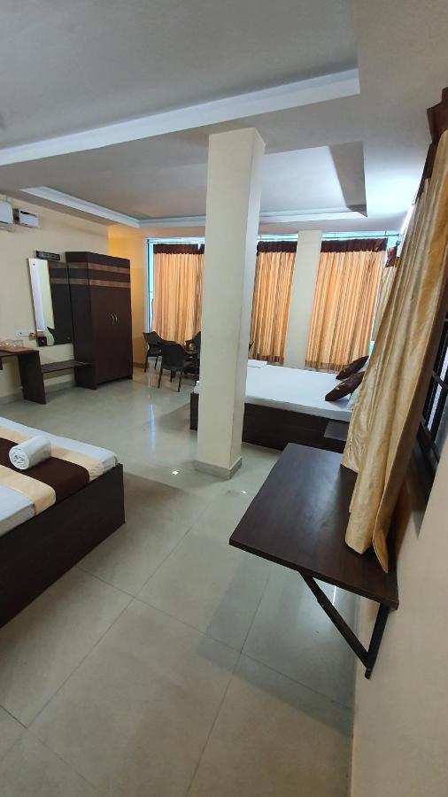 S4 Residency Hotel Csennai Kültér fotó