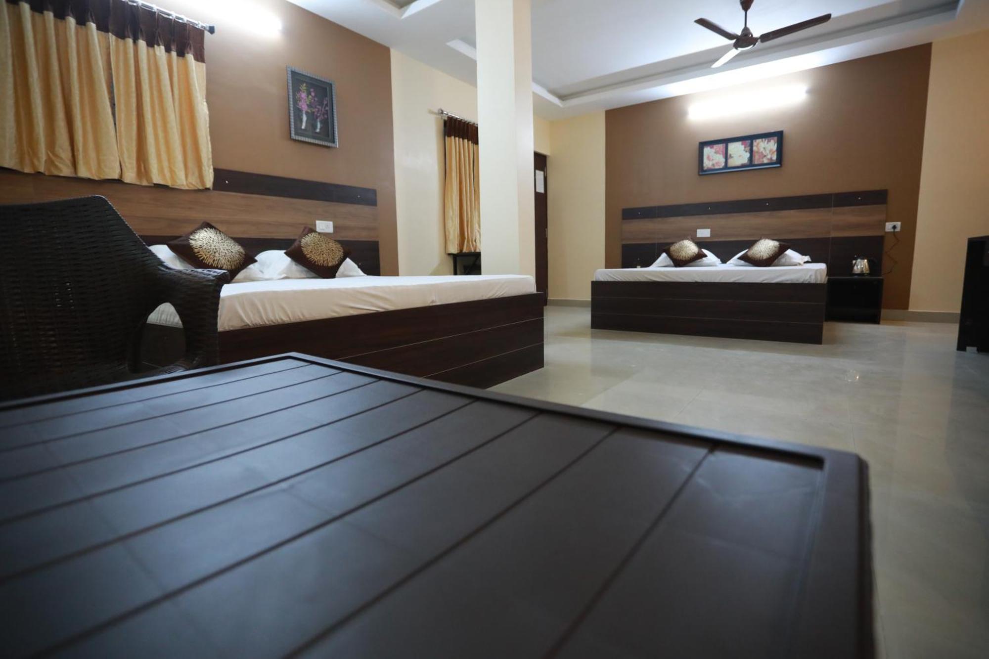 S4 Residency Hotel Csennai Kültér fotó