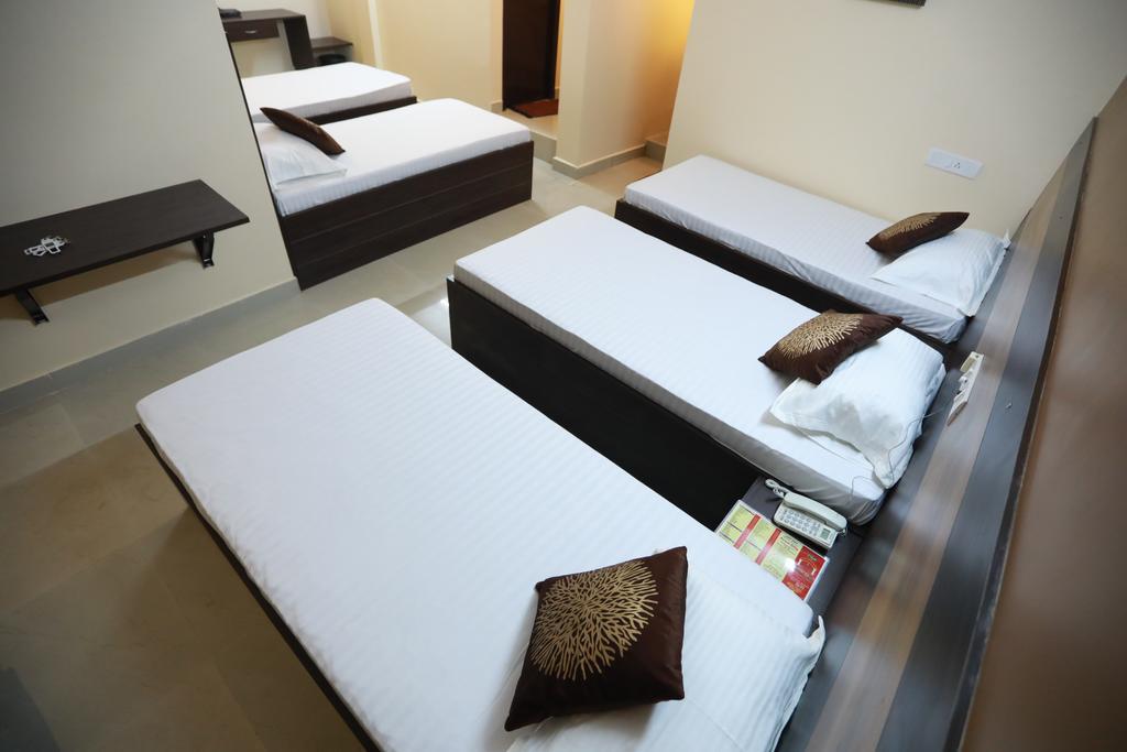 S4 Residency Hotel Csennai Kültér fotó